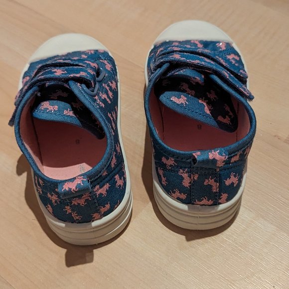 Joe Fresh Unicorn Velcro Shoes - Size 8, Brand New for Infant Girl! - Picture 3 of 5